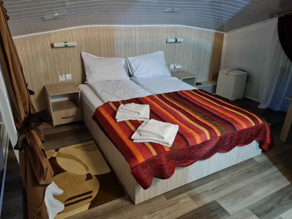 Hotel Plutitor Casa Pescarilor Sulina Ngoại thất bức ảnh